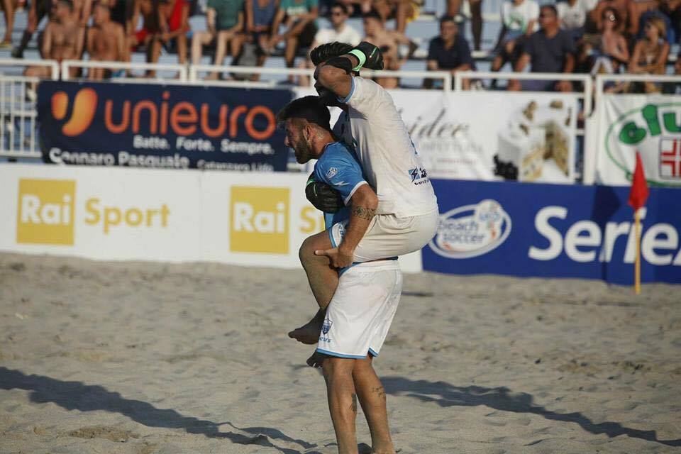 Napoli Beach Soccer: manita al Catanzaro
