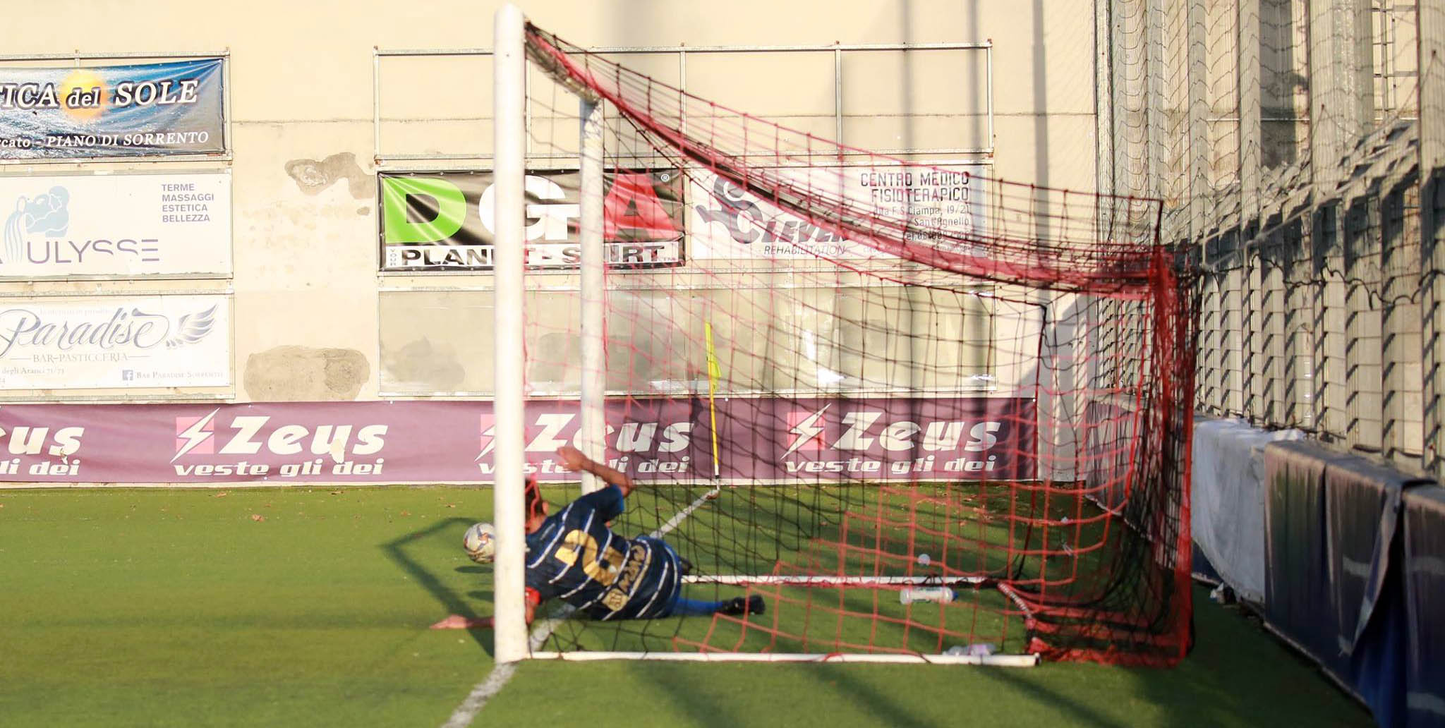 Cervinara penalizzato: il gol del Sorrento non andava convalidato. Il pallone non ha varcato la linea di porta