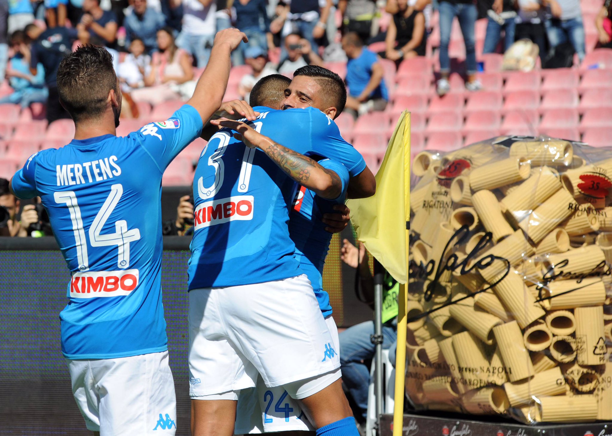 Valanga Napoli: Benevento travolto nel Derby già passato alla storia
