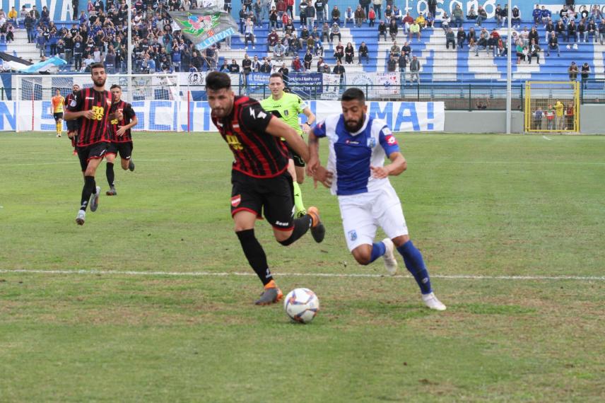Un brutto Sorrento cede nel finale a Fasano