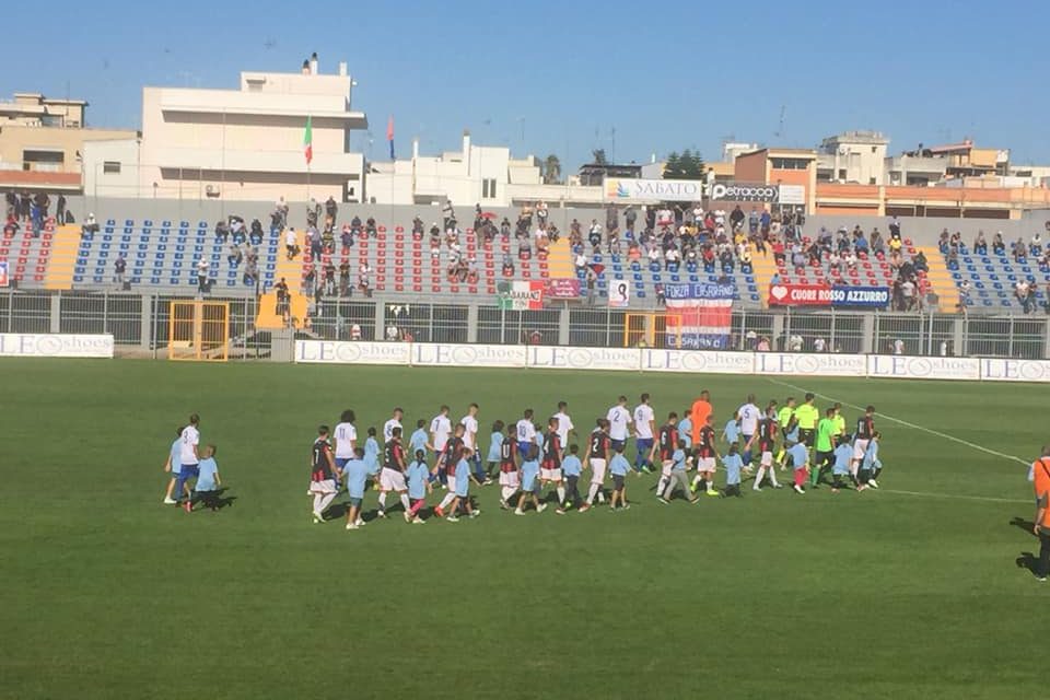 Sorrento carattere e fortuna: due pali e un rigore sbagliato dal Casarano, finisce a reti bianche