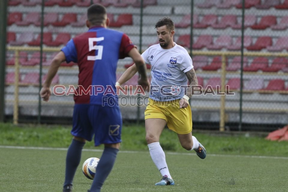 Atto vandalico al Landieri: danneggiate diverse auto nel parcheggio dello stadio durante Don Guanella-Quartograd