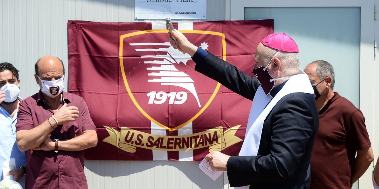 Salernitana: sala stampa e 3 campi di allenamento intitolati ai 4 tifosi scomparsi nel rogo del 1999