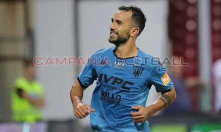 Benevento, tutto in tre minuti: vittoria a Cagliari