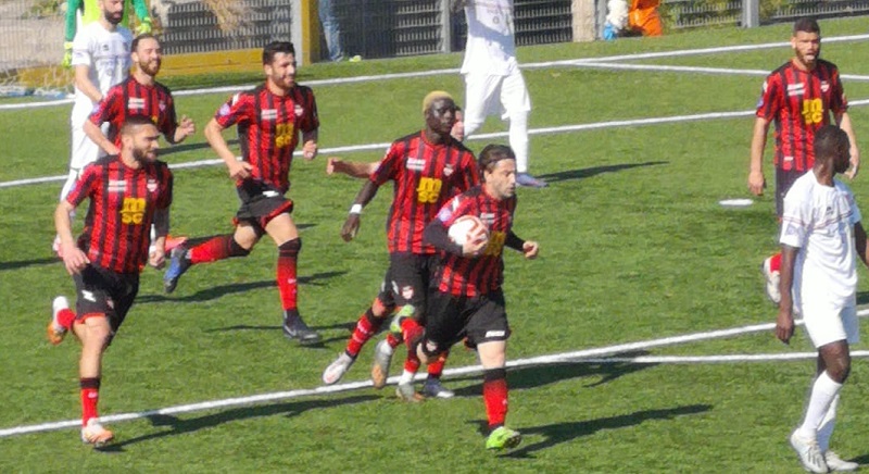 Finale thriller a Sorrento, Cunzi all’ultimo respiro salva i rossoneri contro l’Altamura