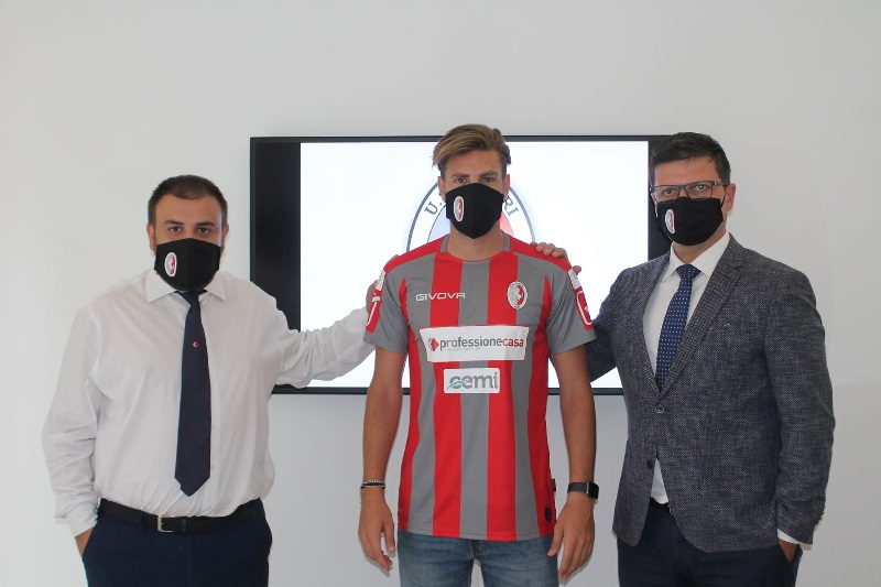 UFFICIALE| Angri, colpo a centrocampo. Preso Nicola Leone