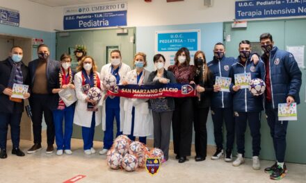 Un piccolo dono blaugrana: San Marzano in visita al reparto di Pediatria dell’ospedale Umberto I