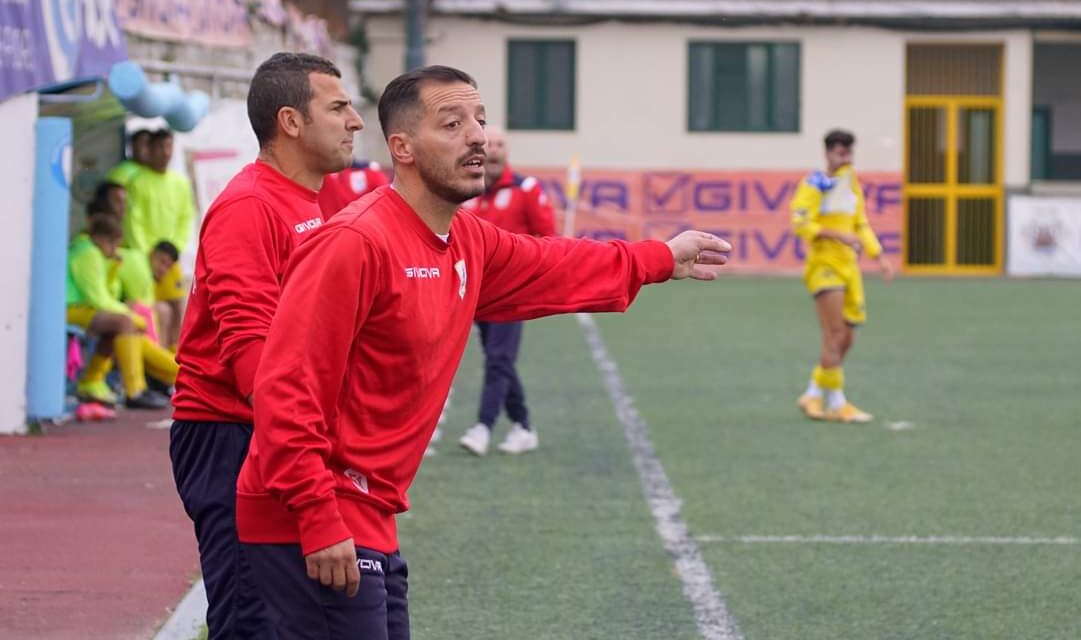 Promozione, un allenatore torna sul mercato: Ferrara e la Sarnese si separano