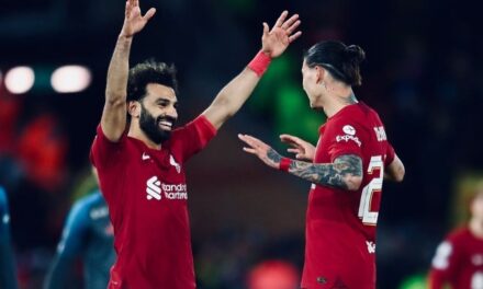 Al Liverpool la vittoria, al Napoli il primato: Anfield resta casa dei Reds
