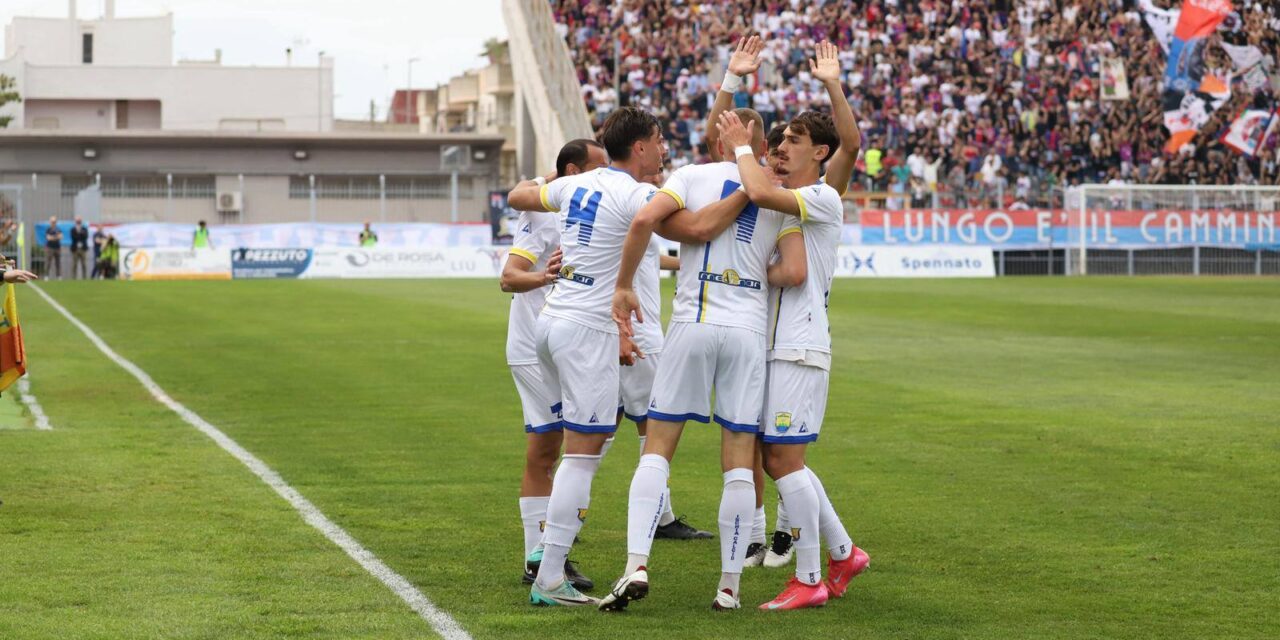 L’Ischia ci sarà: Carlino torna in campo per salvare il club. Nuovo progetto, più radici e meno illusioni