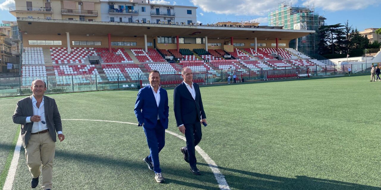 Turris, ripartenza dall’Eccellenza: Franco Fabiano in panchina. Attilio Di Stefano riuscirà a rilanciare il calcio corallino?