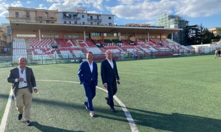 Turris, ripartenza dall’Eccellenza: Franco Fabiano in panchina. Attilio Di Stefano riuscirà a rilanciare il calcio corallino?