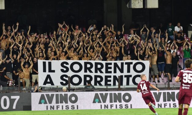 Tensione al Comune di Sorrento: ultras chiedono risposte sullo stadio