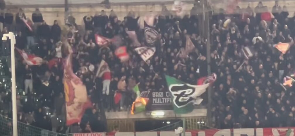 Petardi e fumogeni, spunta il verdetto: sanzioni pesanti per Bari e Avellino