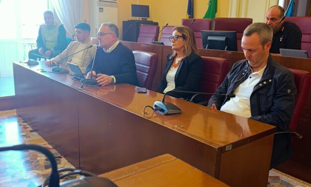 Tifosi e amministrazione a confronto: speranza e scetticismo sul futuro del calcio nolano